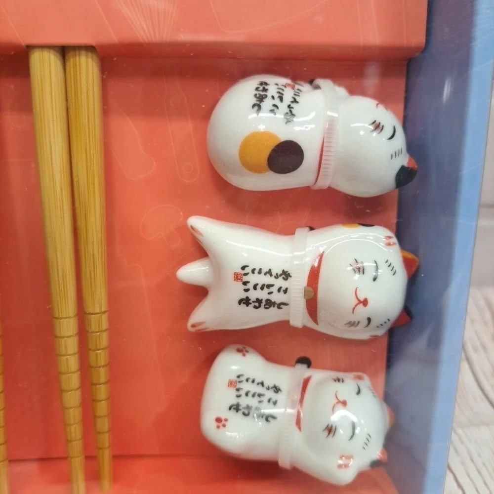 NIB Chefs Atelier Bamboo Chopsticks with Ceramic Kittens Holders Set Of 5